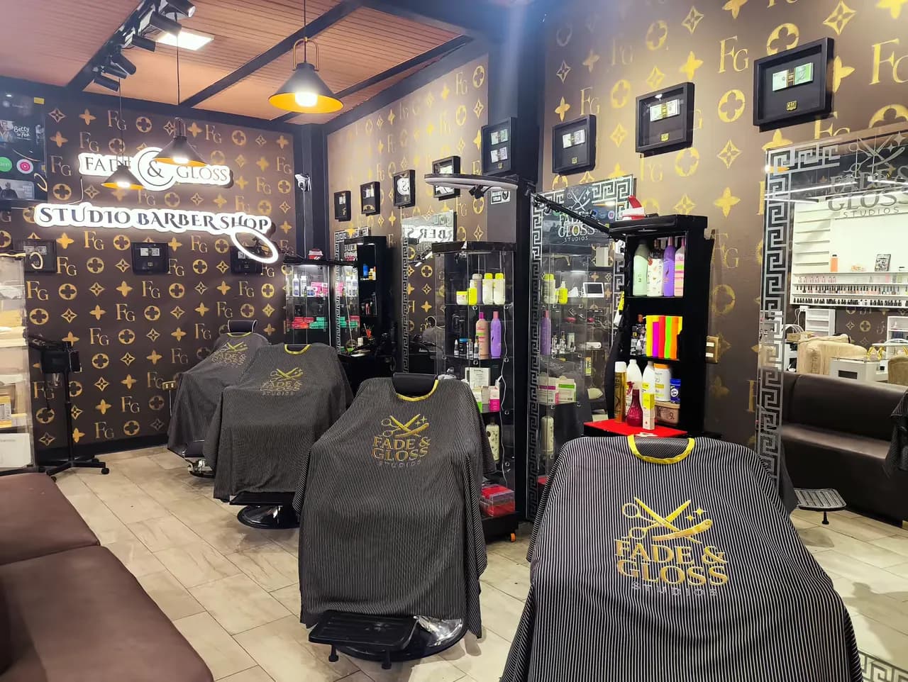 Interior del estudio Fade & Gloss en Soacha